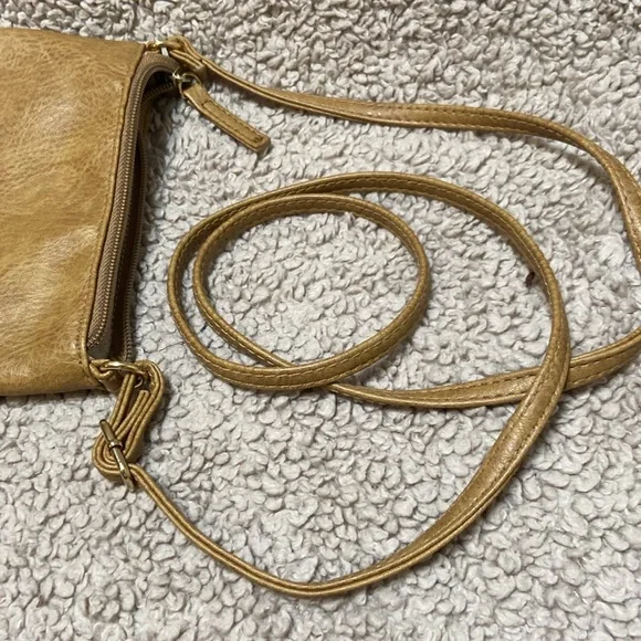 Faux Leather Crossbody Bag top zipper & side zipper shoulder strap. Clean NWOT - Picture 6 of 6